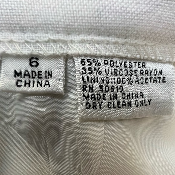 Beautifully Detailed Two-Piece Preston & York Special Occasion Ivory Suit  6 - Picture 15 of 16